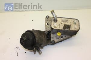 Usagé Boîtier filtre à huile Saab 9-3 II Sport Sedan (YS3F) 1.9 TiD Prix € 50,00 Règlement à la marge proposé par Auto Demontage Elferink B.V.