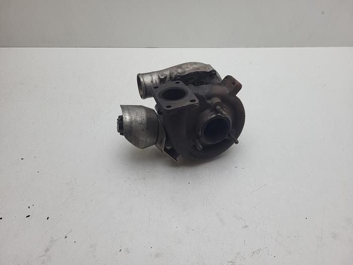 Usagé Turbo Saab 9-5 Estate (YS3E) 3.0 TiD V6 24V Prix € 200,00 Règlement à la marge proposé par Auto Demontage Elferink B.V.
