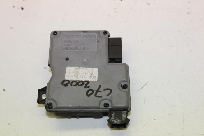 Usagé Ordinateur divers Volvo C70 (NK) 2.3 T5 20V Prix € 25,00 Règlement à la marge proposé par Auto Demontage Elferink B.V.