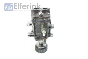Used Mechanical fuel pump Saab 9-5 Estate (YS3E) 3.0 TiD V6 24V Price € 200,00 Margin scheme offered by Auto Demontage Elferink B.V.