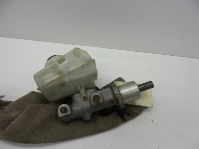Używane Pompa hamulcowa Volvo V70 (GW/LW/LZ) 2.5 T Turbo 20V Cena € 50,00 Procedura marży oferowane przez Auto Demontage Elferink B.V.
