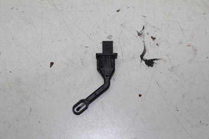 Begagnade Innetemperatursensor Volvo V70 (BW) 2.0 D 16V Pris € 25,00 Marginaltabell erbjuds av Auto Demontage Elferink B.V.