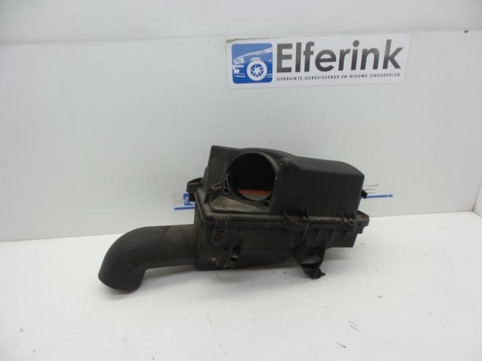 Begagnade Luftfilterhus Saab 9-3 I (YS3D) 2.0t 16V Ecopower Pris € 50,00 Marginaltabell erbjuds av Auto Demontage Elferink B.V.