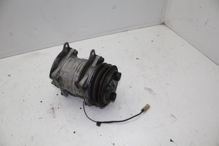 Usagé Compresseur de clim Volvo 940 I Estate 2.3 Turbo Prix € 100,00 Règlement à la marge proposé par Auto Demontage Elferink B.V.