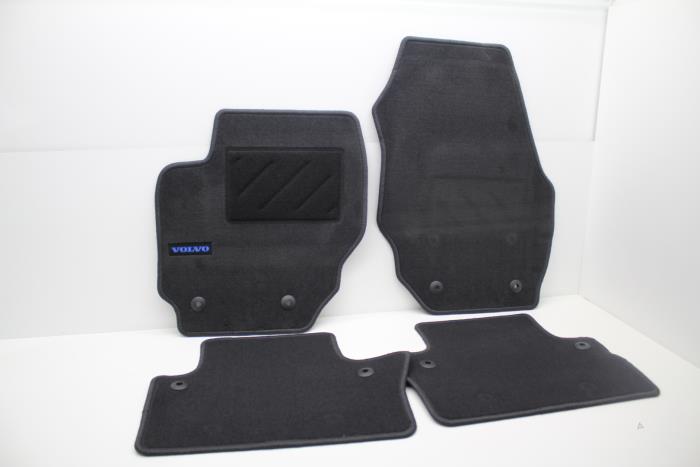 New Volvo V70 Set Of Mats 22419 Auto Demontage Elferink B V