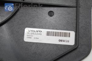 Used Speaker Volvo C30 (EK/MK) 1.6 16V Price € 25,00 Margin scheme offered by Auto Demontage Elferink B.V.