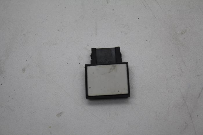 Begagnade Regnsensor Saab 9-5 (YS3G) 2.0 TiD 16V Pris € 25,00 Marginaltabell erbjuds av Auto Demontage Elferink B.V.