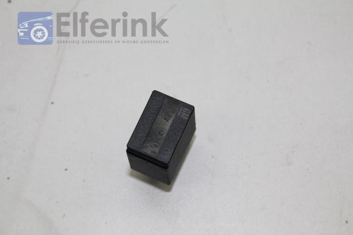 Relay from a Saab 9-5 (YS3G) 2.0 TiD 16V 2010