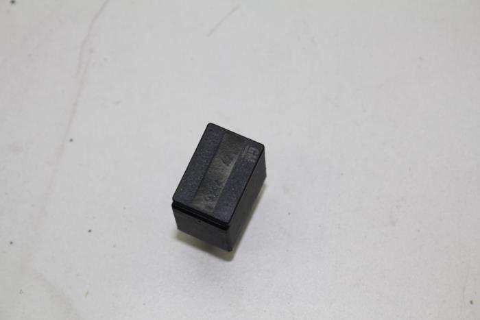 Gebrauchte Relais Saab 9-5 (YS3G) 2.0 TiD 16V Preis € 25,00 Margenregelung angeboten von Auto Demontage Elferink B.V.