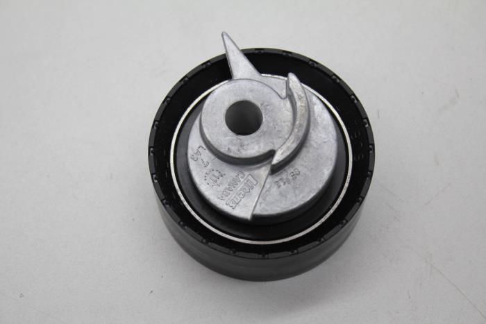 Usados Rodillo tensor correa múltiple Volvo 850 Precio € 50,00 Norma de margen ofrecido por Auto Demontage Elferink B.V.