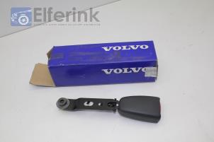 Gebrauchte Sicherheitsgurt Schließe rechts vorne Volvo C70 Preis € 25,00 Margenregelung angeboten von Auto Demontage Elferink B.V.