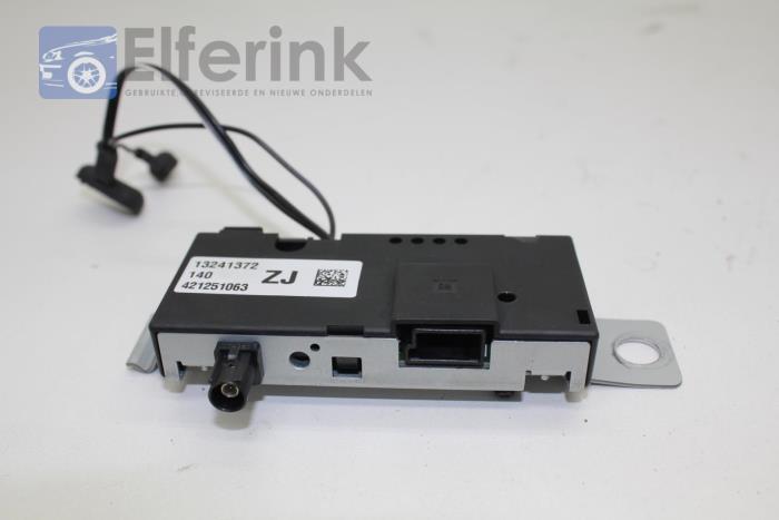 Antenna Amplifier from a Saab 9-5 (YS3G) 2.0 T 16V 2011