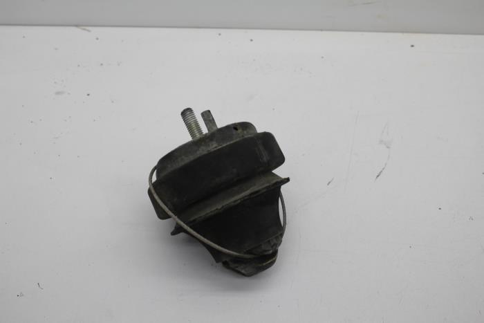 Used Engine mount Volvo XC70 (SZ) XC70 2.4 T 20V Price € 25,00 Margin scheme offered by Auto Demontage Elferink B.V.