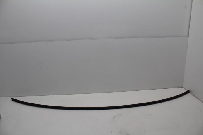 Begagnade Dekorstripe Volvo V70 Pris € 25,00 Marginaltabell erbjuds av Auto Demontage Elferink B.V.