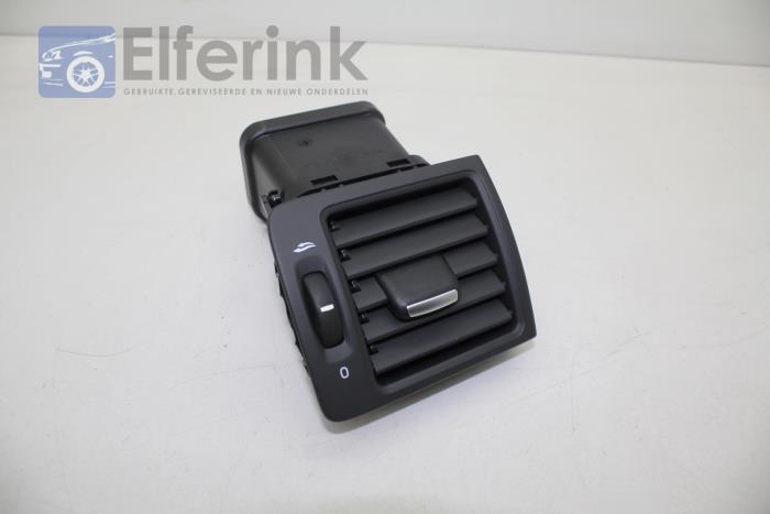 Middle console from a Volvo C30 2011