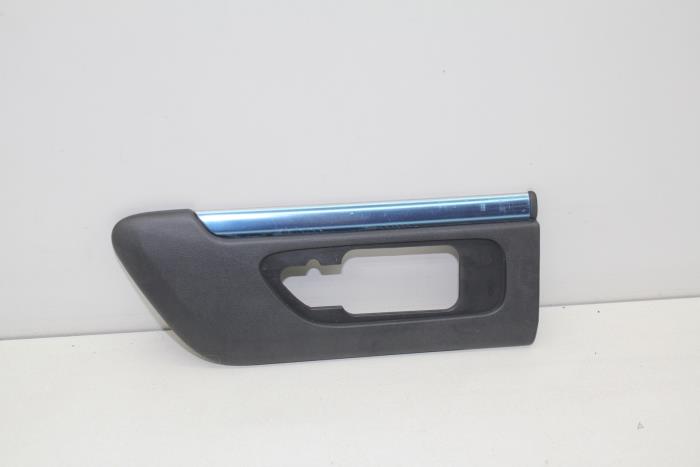Begagnade Dekorstripe Volvo S80 Pris € 25,00 Marginaltabell erbjuds av Auto Demontage Elferink B.V.