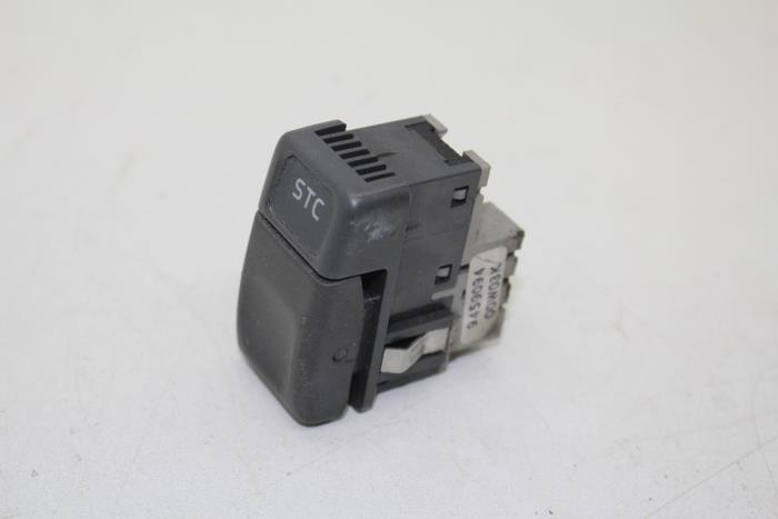 Usagé Commodo Volvo V70 (GW/LW/LZ) 2.5 TDI Prix € 25,00 Règlement à la marge proposé par Auto Demontage Elferink B.V.
