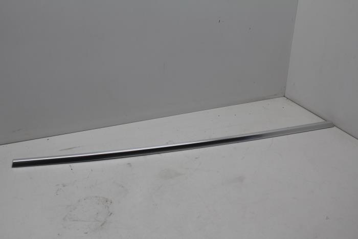 Usados Aleta de ventanilla Volvo XC60 Precio € 25,00 Norma de margen ofrecido por Auto Demontage Elferink B.V.