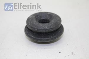 Used Rear shock absorber rubber, left Volvo V40 Price € 20,00 Margin scheme offered by Auto Demontage Elferink B.V.