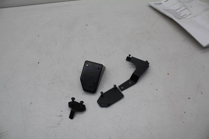 Używane Telefon Volvo XC90 Cena € 50,00 Procedura marży oferowane przez Auto Demontage Elferink B.V.