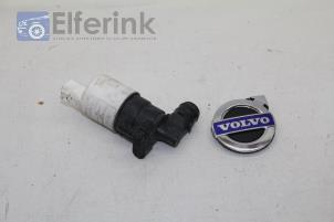 Used Windscreen washer pump Volvo S60 II (FS) 2.0 D3 20V Price € 25,00 Margin scheme offered by Auto Demontage Elferink B.V.