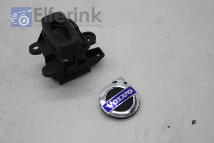 Interruptor de cerradura de contacto de un Volvo S60 II (FS) 2.0 D3 20V 2011