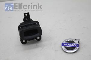 Usados Interruptor de cerradura de contacto Volvo S60 II (FS) 2.0 D3 20V Precio € 25,00 Norma de margen ofrecido por Auto Demontage Elferink B.V.