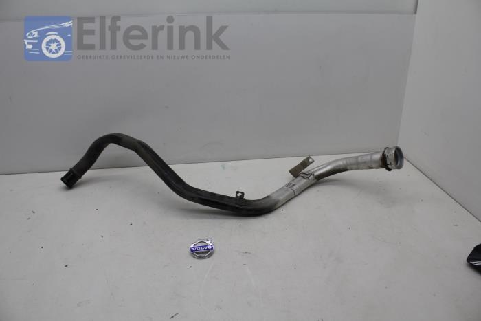 Fuel tank filler pipe from a Volvo S60 II (FS) 2.0 D3 20V 2011