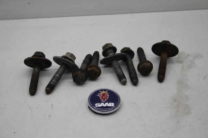 Usagé Kit boulons Saab 9-5 (YS3E) 2.3t 16V Prix € 25,00 Règlement à la marge proposé par Auto Demontage Elferink B.V.