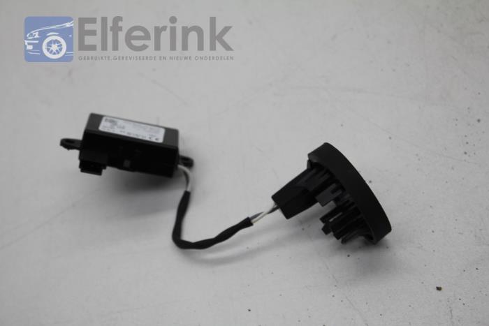 Ignition switch from a Opel Insignia 1.8 16V Ecotec 2009