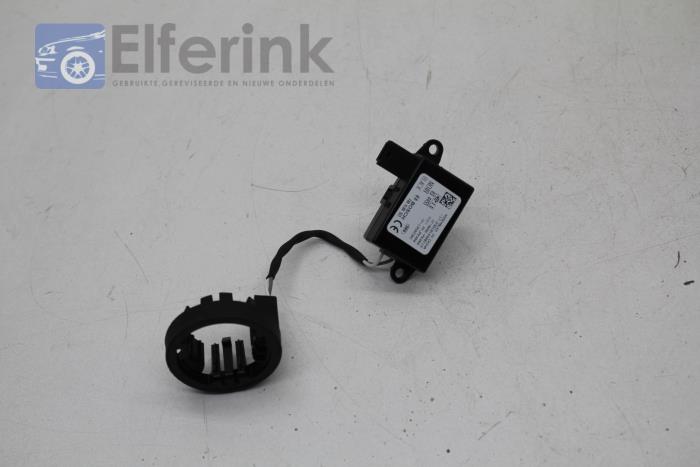 Ignition switch from a Opel Insignia 1.8 16V Ecotec 2009