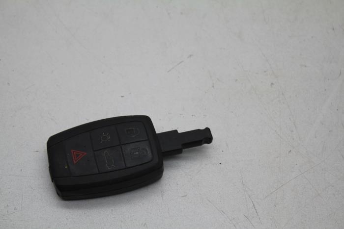 Usagé Kit télécommande Volvo V50 (MW) 2.0 D 16V Prix € 25,00 Règlement à la marge proposé par Auto Demontage Elferink B.V.