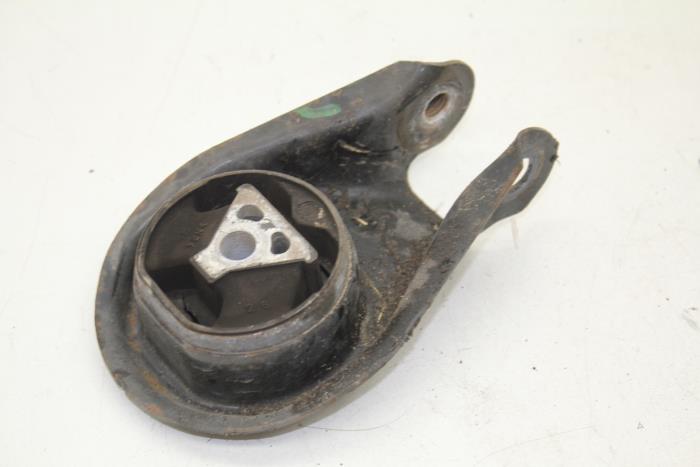 Usagé Support moteur Volvo C30 (EK/MK) 1.6 D 16V Prix € 25,00 Règlement à la marge proposé par Auto Demontage Elferink B.V.