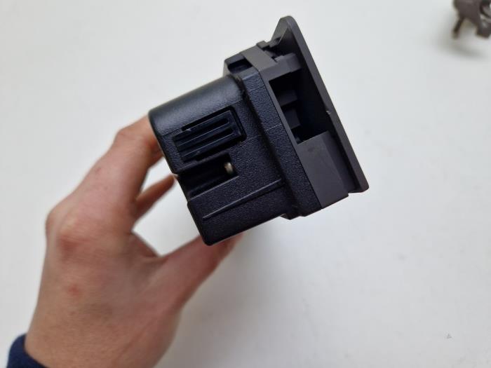 Ordinateur de bord d'un Saab 9-5 (YS3E) 2.2 TiD 16V 2004