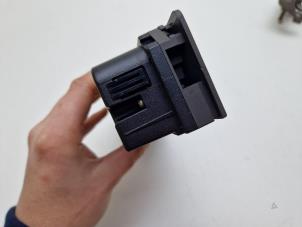 Ordinateur de bord d'un Saab 9-5 (YS3E) 2.2 TiD 16V 2004