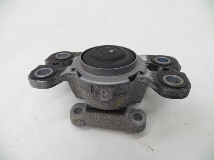Used Engine mount Volvo S80 (AR/AS) 2.4 D5 20V 180 Price € 25,00 Margin scheme offered by Auto Demontage Elferink B.V.