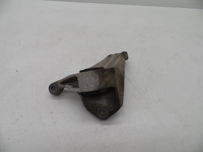 Used Engine mount Volvo C30 (EK/MK) 1.8 16V Price € 25,00 Margin scheme offered by Auto Demontage Elferink B.V.