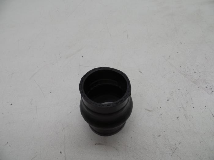 Usados Manguera intercooler Saab 9-3 I (YS3D) 2.2 TiD 16V Precio € 25,00 Norma de margen ofrecido por Auto Demontage Elferink B.V.