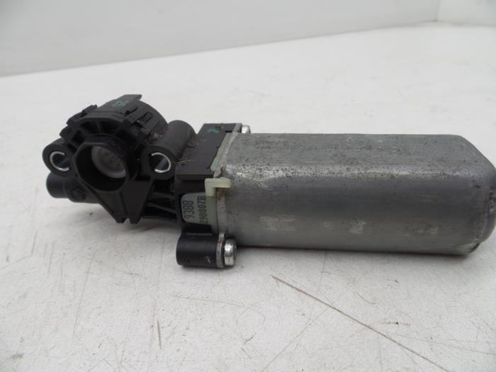 Begagnade Sätesmotor Saab 9-5 (YS3E) 2.0t 16V Pris € 25,00 Marginaltabell erbjuds av Auto Demontage Elferink B.V.