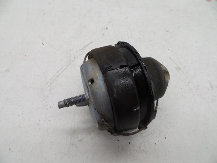Gebrauchte Motorlager Volvo XC90 I 2.9 T6 24V Preis € 25,00 Margenregelung angeboten von Auto Demontage Elferink B.V.