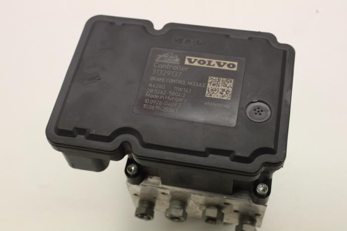 Używane Pompa ABS Volvo S60 II (FS) 1.6 T3 16V Cena € 125,00 Procedura marży oferowane przez Auto Demontage Elferink B.V.