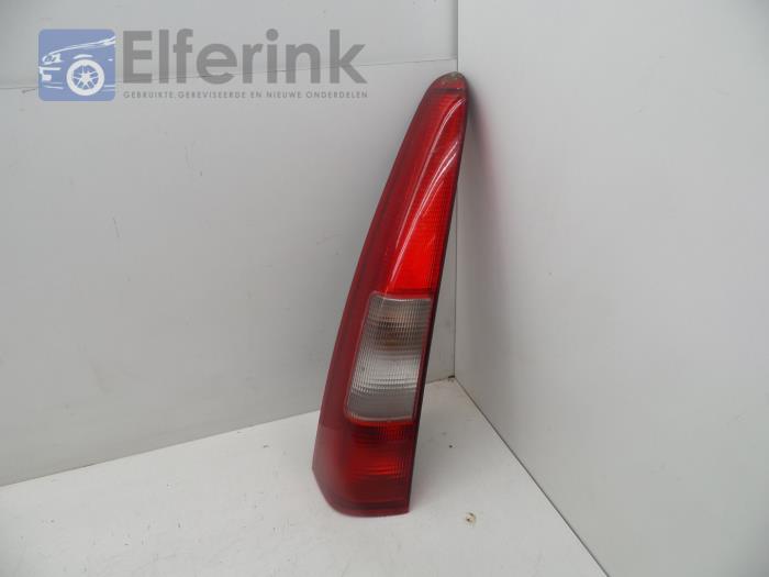 Taillight, left from a Volvo V70 (GW/LW/LZ) 2.5 10V 1999