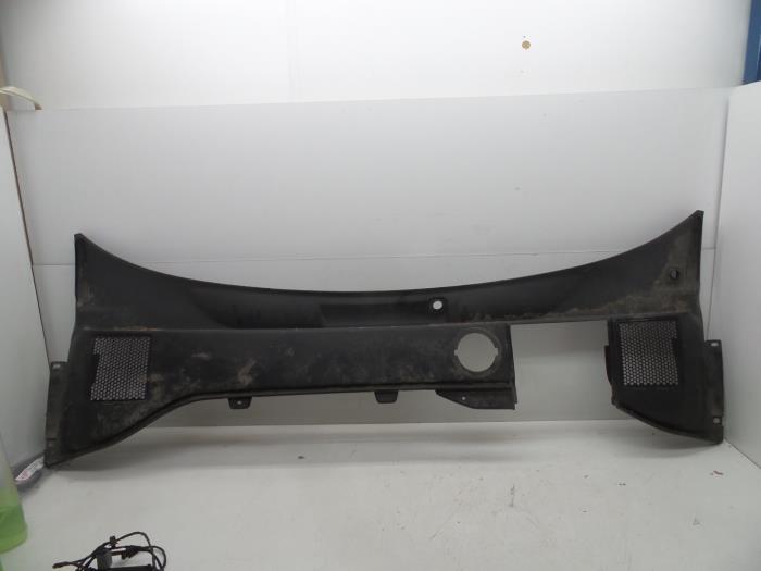 Używane Parawan Volvo V70 (BW) 2.4 D 20V Cena € 40,00 Procedura marży oferowane przez Auto Demontage Elferink B.V.