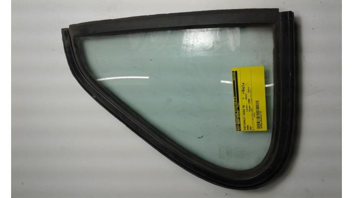 Usados Ventanilla triangular derecha detrás Saab 900 Precio € 25,00 Norma de margen ofrecido por Auto Demontage Elferink B.V.