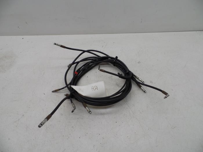 Używane Przewód hydrauliczny dachu cabrio Saab 9-3 II (YS3F) 1.8t 16V BioPower Cena € 125,00 Procedura marży oferowane przez Auto Demontage Elferink B.V.