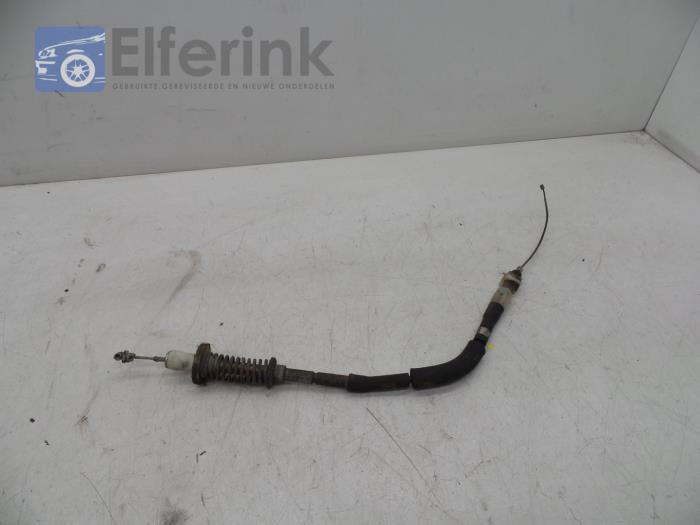 Throttle cable from a Saab 9000 CS 2.0i 16V 1992