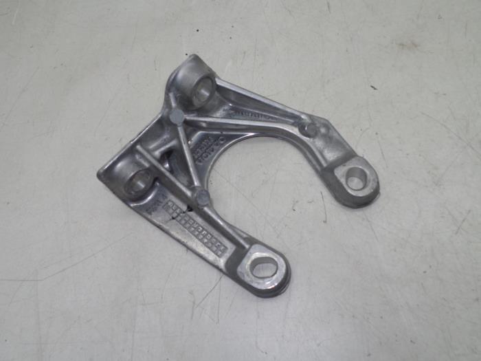 Front differential bracket