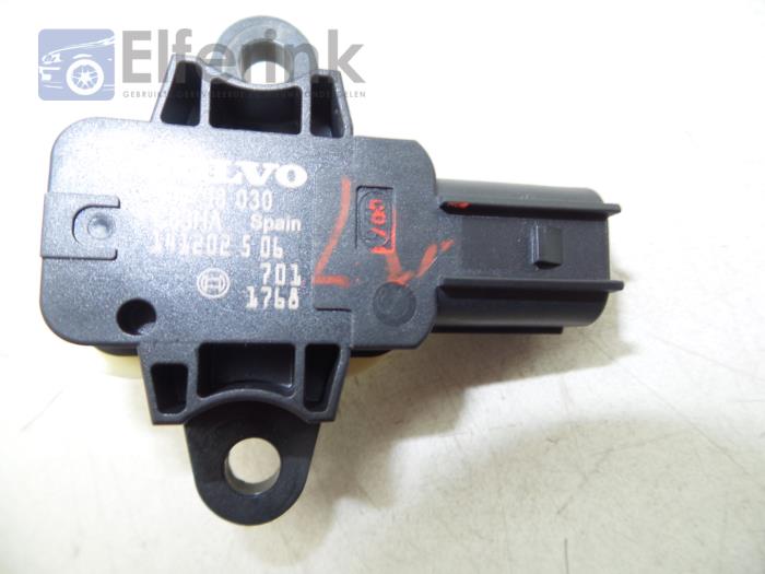 Airbag sensor from a Volvo XC60 I (DZ) 2.4 D5 20V AWD Geartronic 2015