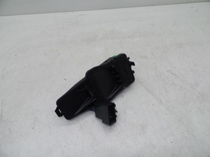 Gebrauchte Steuergerät sonstige Volvo V60 I (FW/GW) 1.6 T3 16V Preis € 25,00 Margenregelung angeboten von Auto Demontage Elferink B.V.