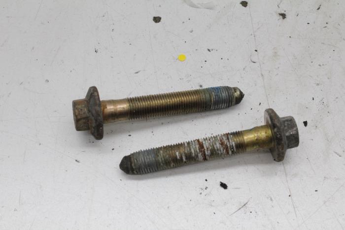 Usagé Kit boulons Saab 9-3 I (YS3D) 2.0,S 16V Prix € 25,00 Règlement à la marge proposé par Auto Demontage Elferink B.V.